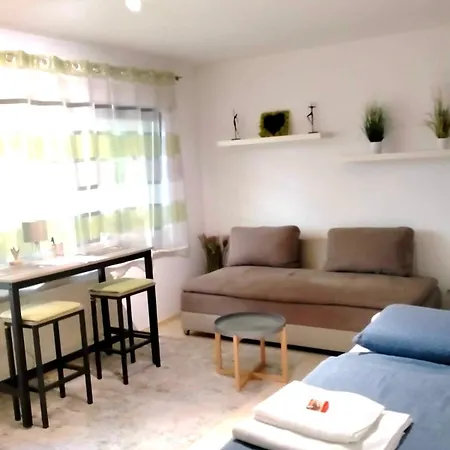 Apartment Ruhige Und Gruene Terassenwohnung *