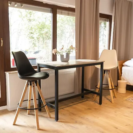 11-modernes Und Frischsaniertes Mit Garten Inklusive Wlan