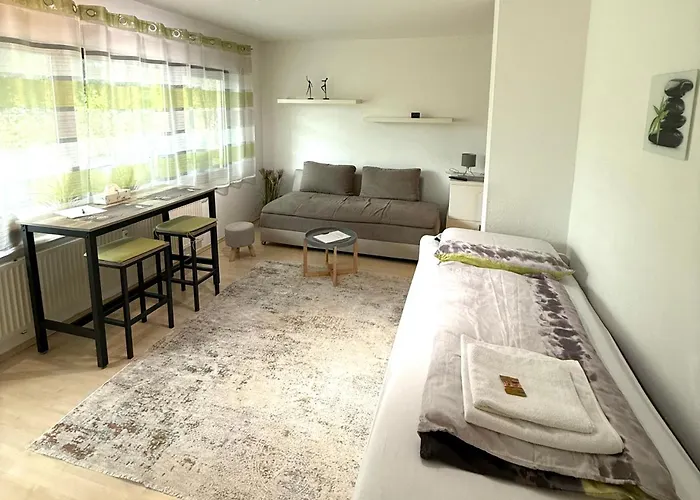 Апартаменты Ruhige Und Gruene Terassenwohnung Висбаден